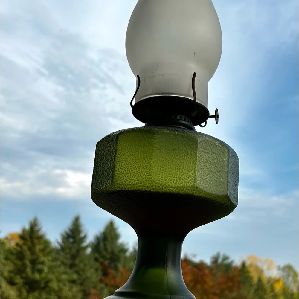 Vintage P & A Risdon Green Glass Oil Lamp Base With Burner And Chimney - Picture 10 of 13